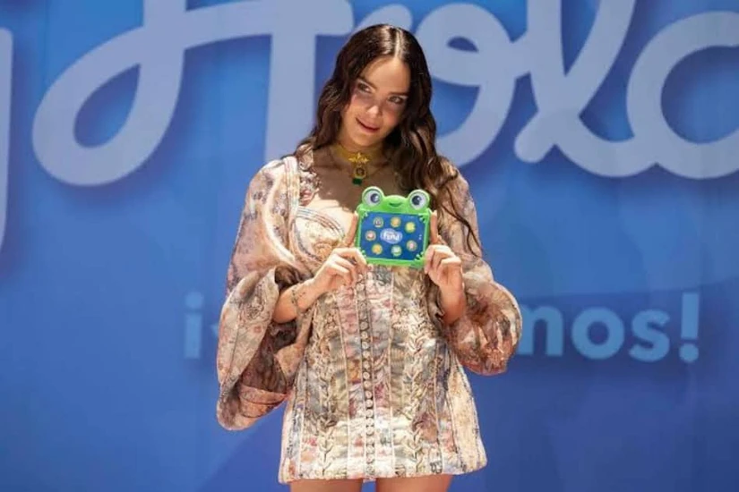 Lilypad es el personaje al que la cantante mexicana presta su voz.