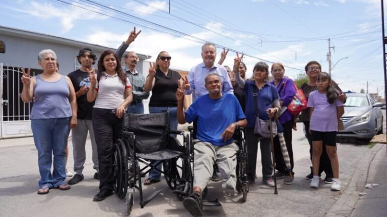 Atiende Mario Vázquez gestiones en colonias de la capital