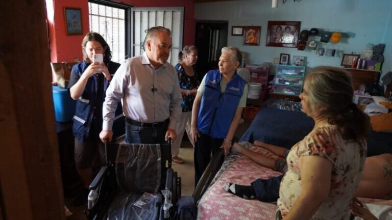 Atiende Mario Vázquez gestiones en colonias de la capital