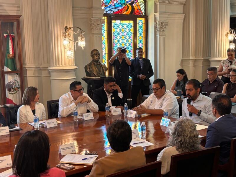 Chocan en Cabildo Morena y PAN por reforma electoral 