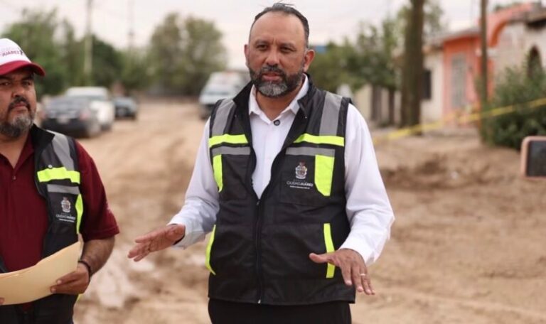 Recorre Héctor Ortiz obras de pavimentación de SUMA