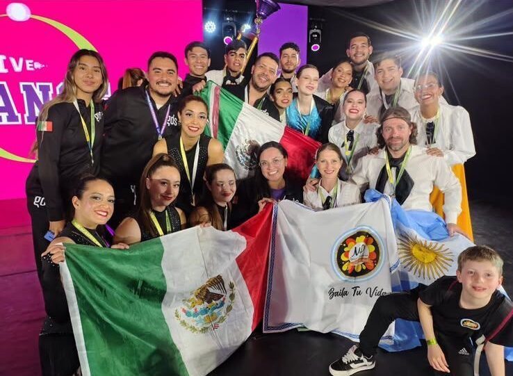 Brillan chihuahuenses en Universal Dance Florianopolis en Brasil 
