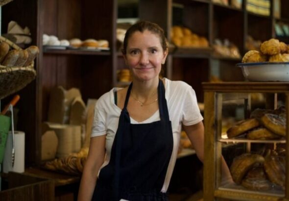 Becará la chef Elena Reygadas con 40 mil pesos para gastronomía
