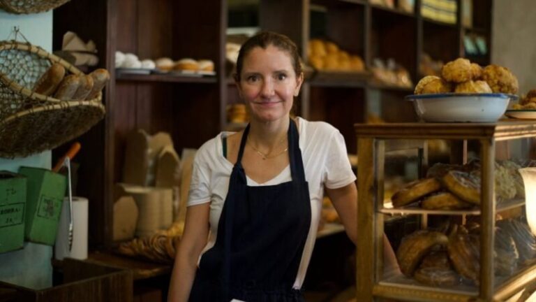 Becará la chef Elena Reygadas con 40 mil pesos para gastronomía