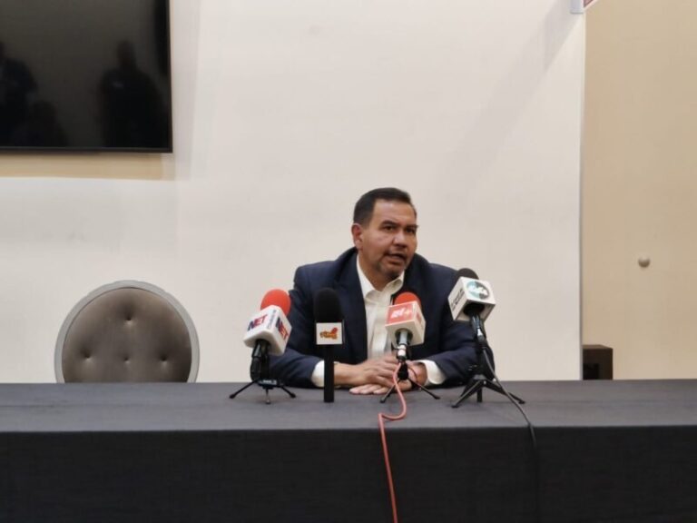 Continuará Cruz Pérez Cuéllar con giras por el estado