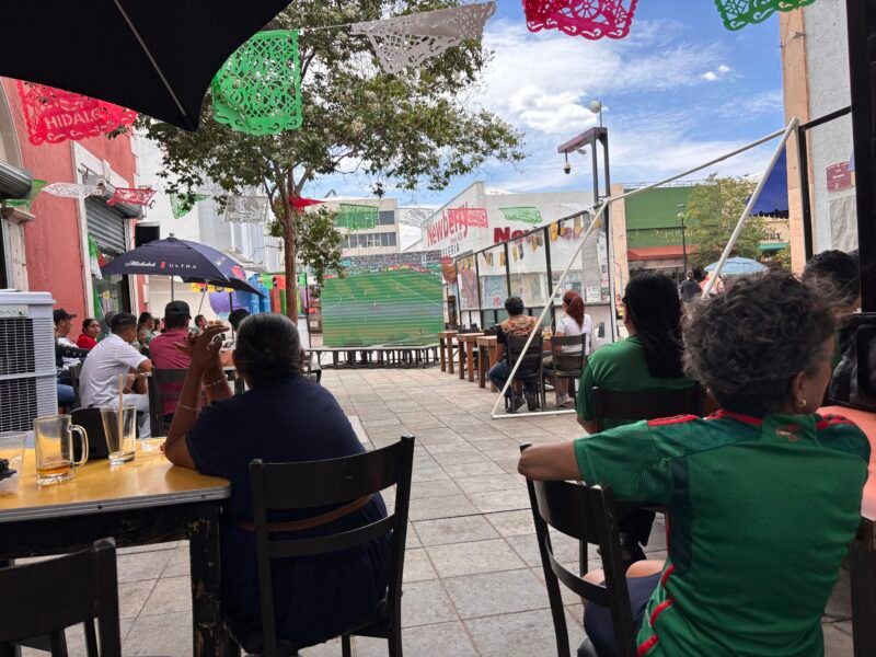 Cumplen restauranteros de Chihuahua con la ley y garantizan transmisiones legales del Mundial