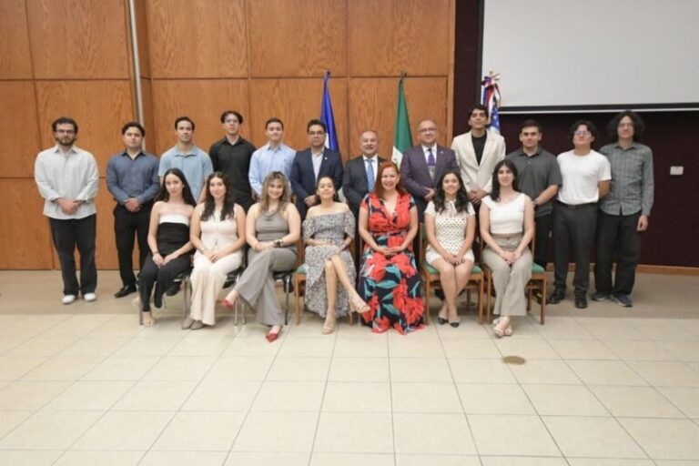 Cursarán doble grado estudiantes de la UACH