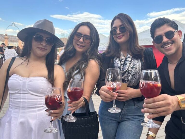 Disfrutan chihuahuenses de Vinorte 2026 en la Quinta Carolina