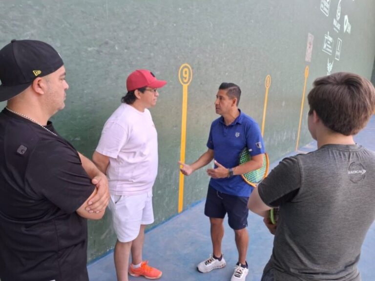 GENERA INTERÉS LA PRESENCIA DE “EL CHARRO” Y SE CREA ESCUELA DE INICIACIÓN AL FRONTENIS