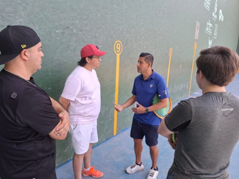 GENERA INTERÉS LA PRESENCIA DE “EL CHARRO” Y SE CREA ESCUELA DE INICIACIÓN AL FRONTENIS