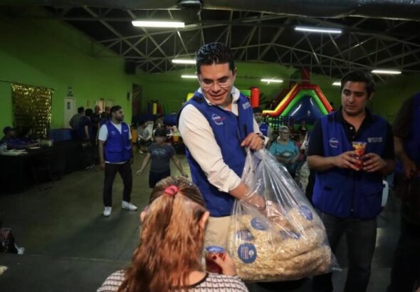 Instala Rafa Loera el comedor NutriChihuahua en la colonia Diego Lucero 