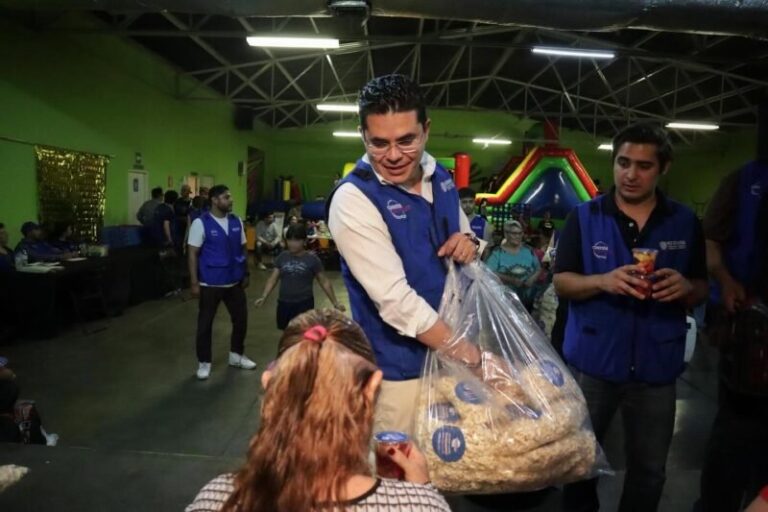 Instala Rafa Loera el comedor NutriChihuahua en la colonia Diego Lucero 