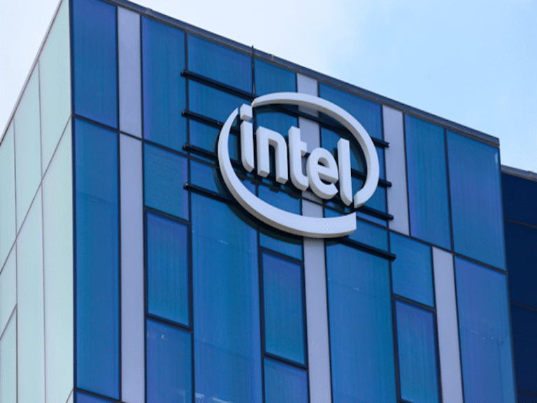 La inteligencia artificial acelera su expansión global con una nueva alianza entre Foxconn e Intel