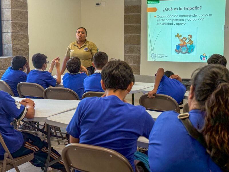 Lleva Seguridad Pública Delicias pláticas de valores a jóvenes del municipio