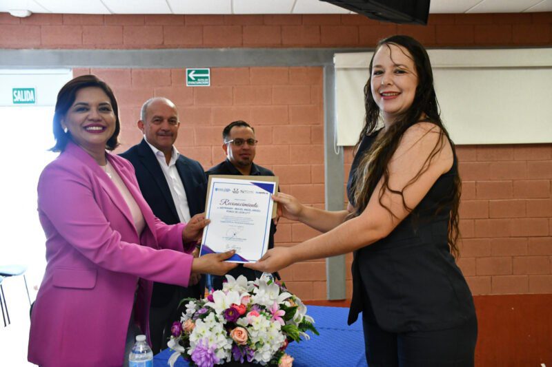 Más de 16 mil estudiantes concluyen capacitación en programación con programa Cuantrix
