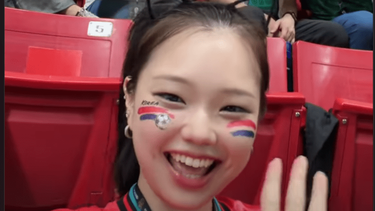Mexicano pierde su cargo tras escándalo por agresión racista contra influencer coreana en el Mundial