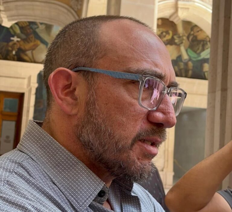 Ordena Gil Baeza revisión de aires acondicionados en todos los hospitales del estado
