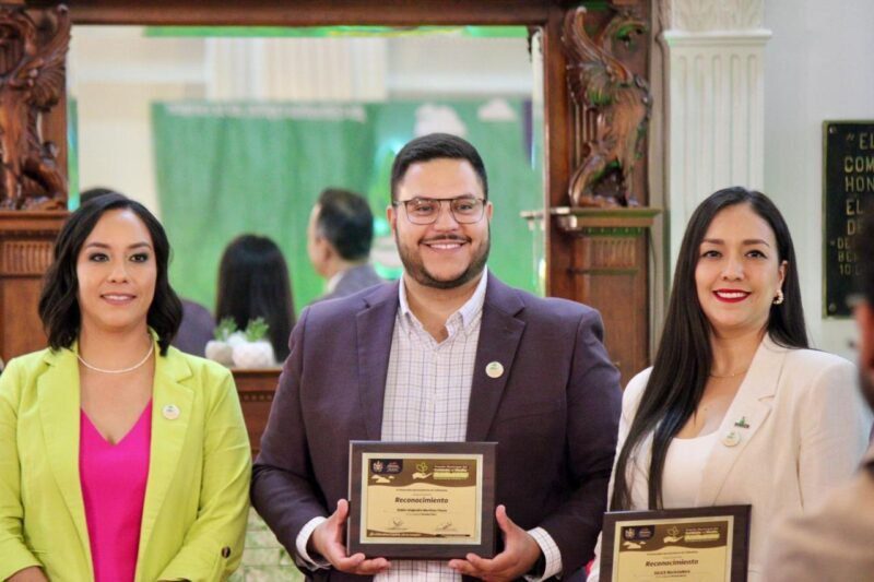 Premian a estudiante de la UACH por tema ambientalista