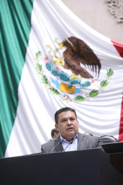 PROPONE ALEJANDRO DOMÍNGUEZ REFORMA PARA GARANTIZAR LA INCLUSIÓN DIGITAL DE ADULTOS MAYORES