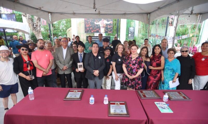 Realizan homenaje póstumo a Emilio Gutiérrez de Alba en la FELIJU 2026