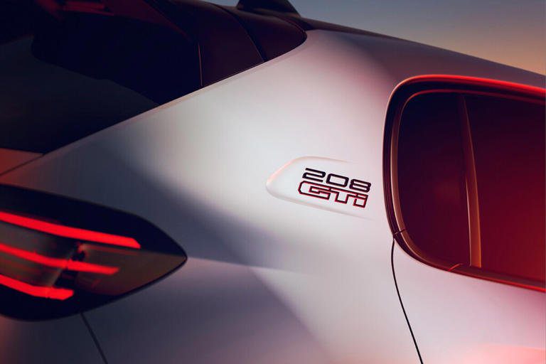 Regresa el auto que marcó a toda una generación con una versión eléctrica de alto desempeño