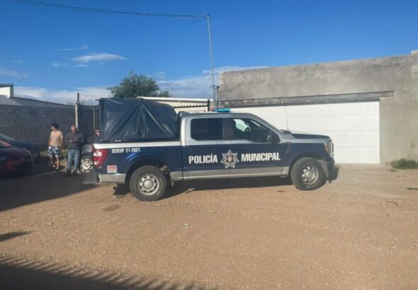 Roban a adulta mayor cartera y móvil