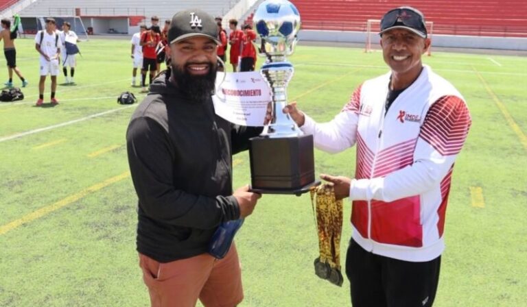 Rodó el balón por la paz en el Estadio Municipal 8 de Diciembre de Juárez