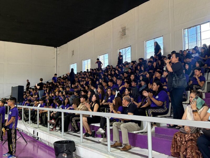 Rompen récord con Himno Nacional en LSM