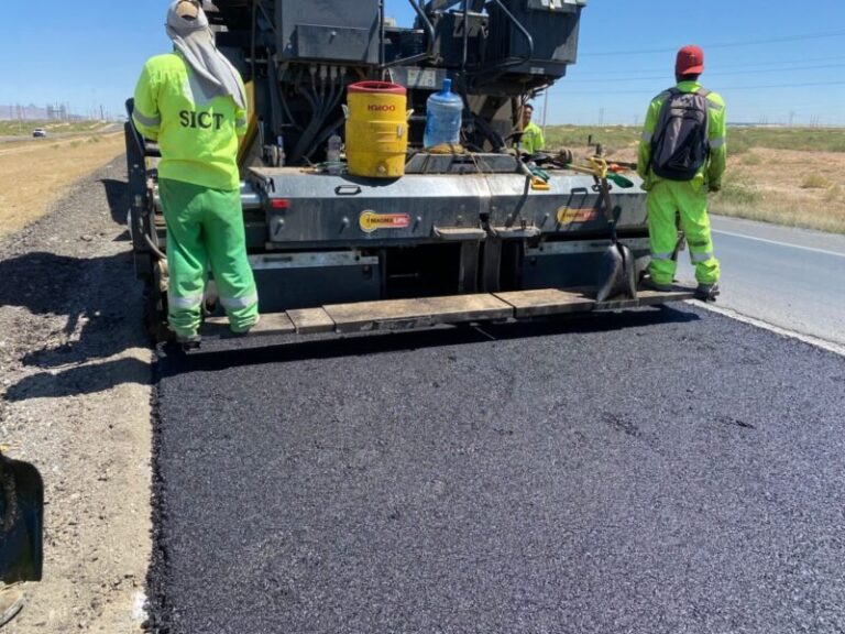 SICT UTILIZA TREN DE PAVIMENTACIÓN EN CARRETERA CHIHUAHUA-JUÁREZ