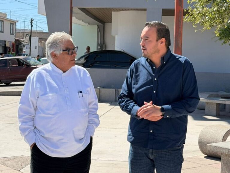 Supervisan Jorge Aldana y Sebastián basamento donde se instalará emblemática escultura en Camargo