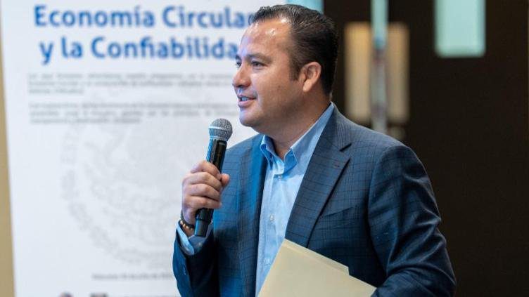 Valenciano con aspiraciones a la gubernatura mientras Delicias pide agua y seguridad