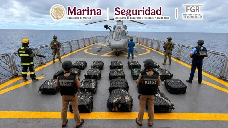 Marina detiene a cinco personas y asegura 829 kilos de presunta cocaína frente a Guerrero