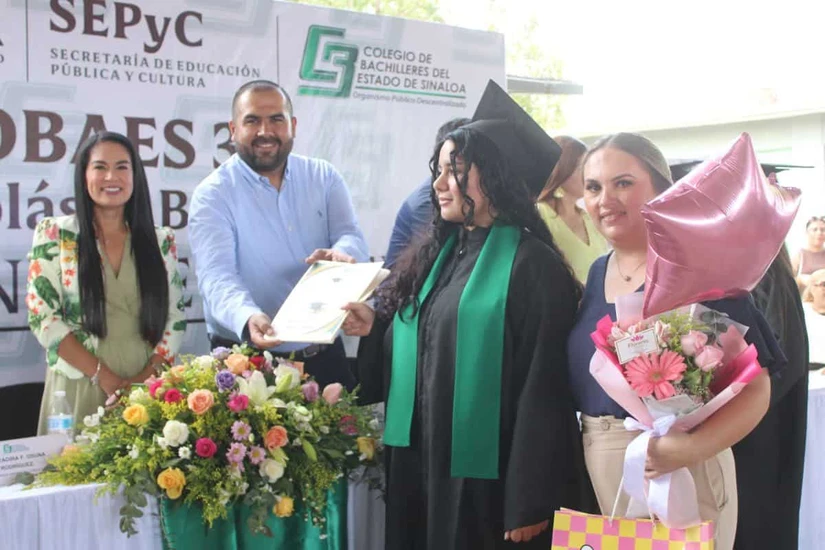 Autoridades educativas reconocieron el esfuerzo de esta nueva generación de egresados