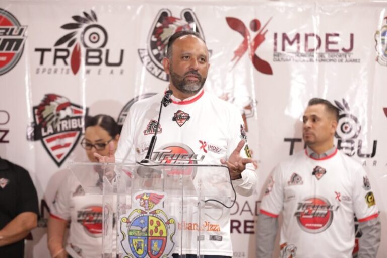 Llega al Estadio 8 de Diciembre el equipo de fútbol La Tribu