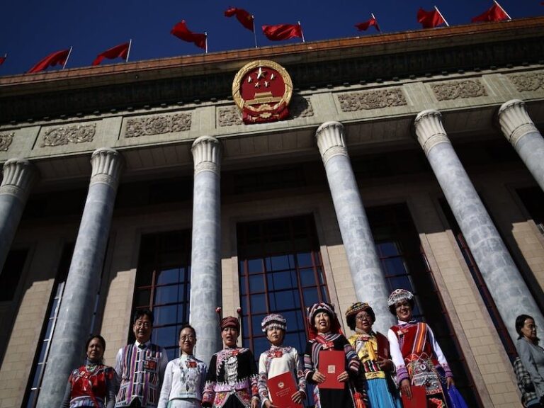 China pone en marcha una controvertida ley sobre unidad étnica y genera debate internacional