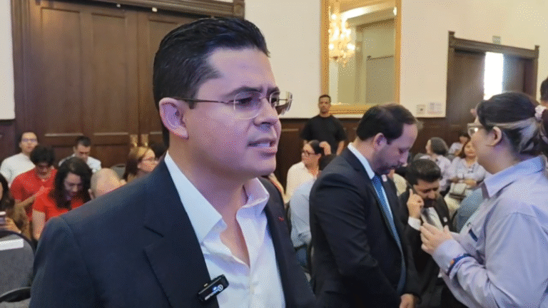 Defiende Loera a su esposa; tras regaño de la gobernador