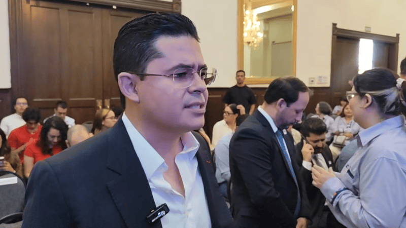Defiende Loera a su esposa; tras regaño de la gobernador