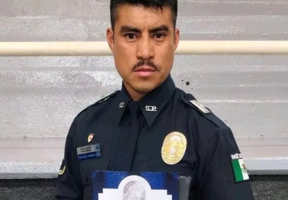 Felicitan a pugilista policía por ascender de rango en la corporación