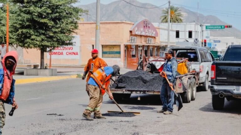 Gobierno Municipal continúa con el programa “Tache a Cada Bache” en distintos sectores de Camargo