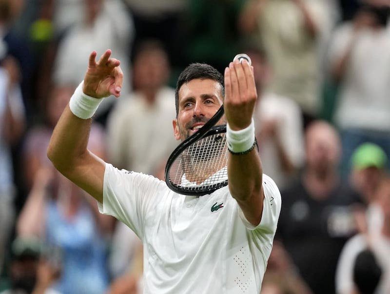 Novak Djokovic ofrece una exhibición y avanza con autoridad en Wimbledon 2026
