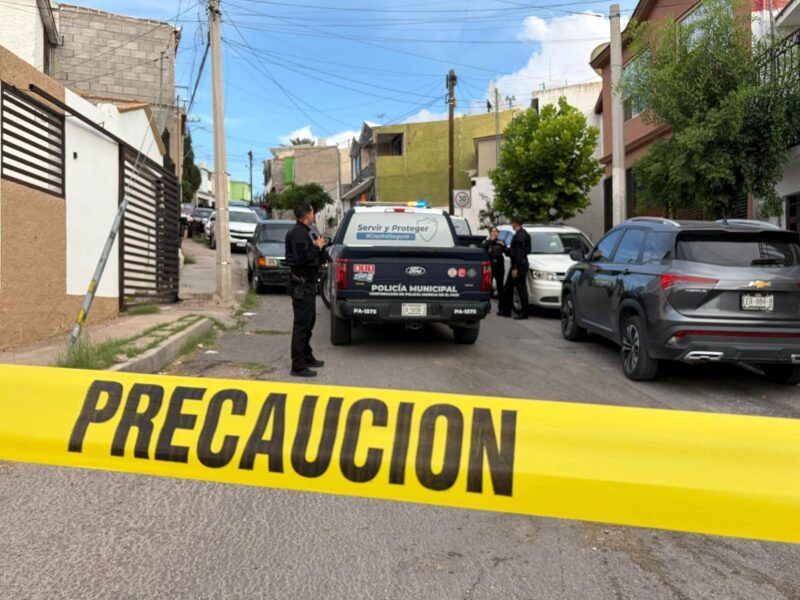 Policía municipal atendió reporte por alteración del orden por una persona intoxicada que ponía en riesgo a los vecinos; dicha persona murió en el lugar