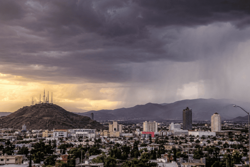 Prevén lluvias fuertes en la Sierra y calor de hasta 37 grados en Chihuahua este lunes