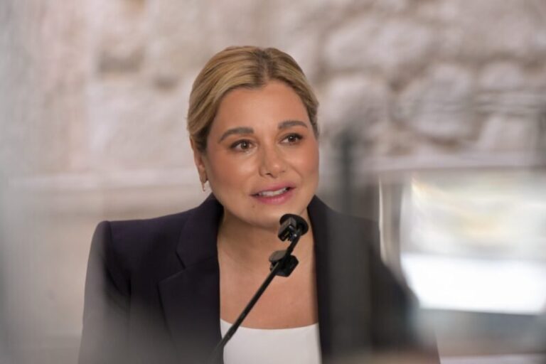 “Que siga la gente con su proselitismo”; Maru tras reunión de Jauregui 